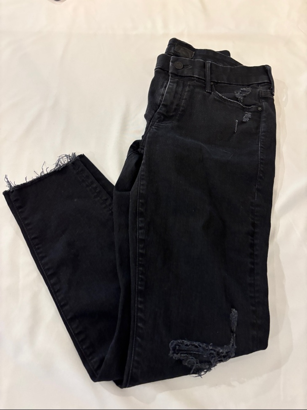 Mother Women’s Black Distressed, Frayed hem ankle Jeans. Size 27